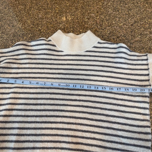 Madewell Cream and Gray Striped Turtleneck Sweater - Picture 6 of 9